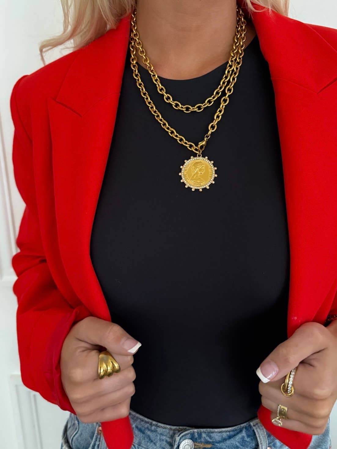 XL Coin Necklace: Gold - CHANSUTTPEARLS