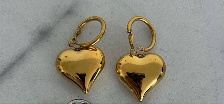 Bubble Heart Earrings: Gold - CHANSUTTPEARLS