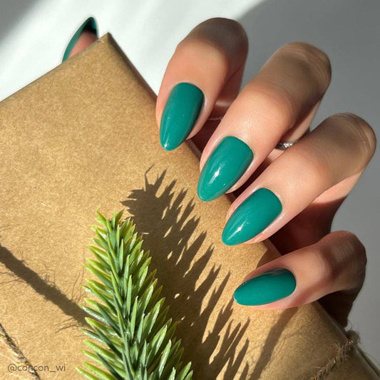 Emerald Green Press-On Nails | Short Almond |Solid | Holiday