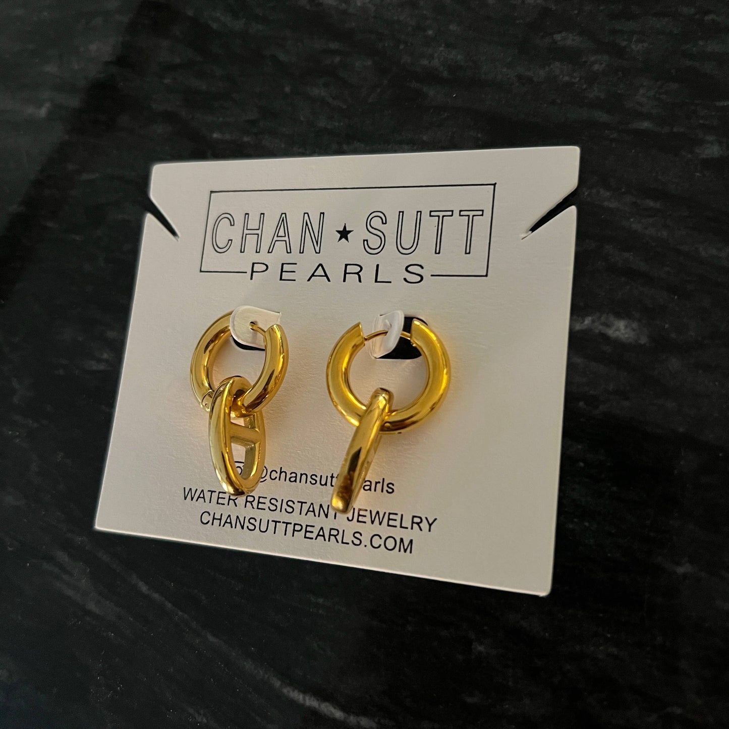 Gold Shell Earrings - CHANSUTTPEARLS